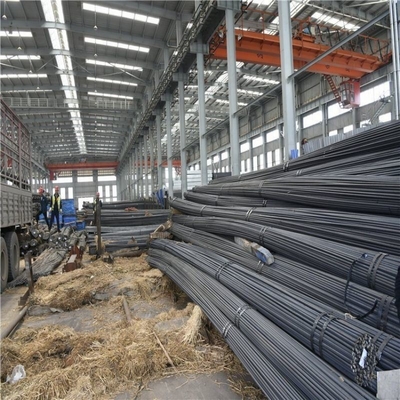 HRB335 HRB400 HRB500 BS460 ASTM A615 Gr 60 Ζεστό τυλιγμένο παραμορφωμένο ράβδος χάλυβα Σιδηροσίδηρο σκυρόδεμα προσαρμογή
