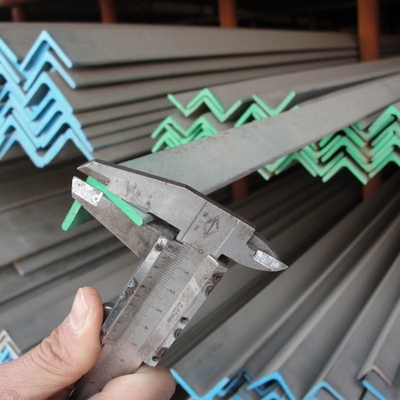ASTM A36 A53 Q235 Q345 Ατσάλι με ίση γωνία άνθρακα Ζυγισμένο σίδηρο σχήμα L